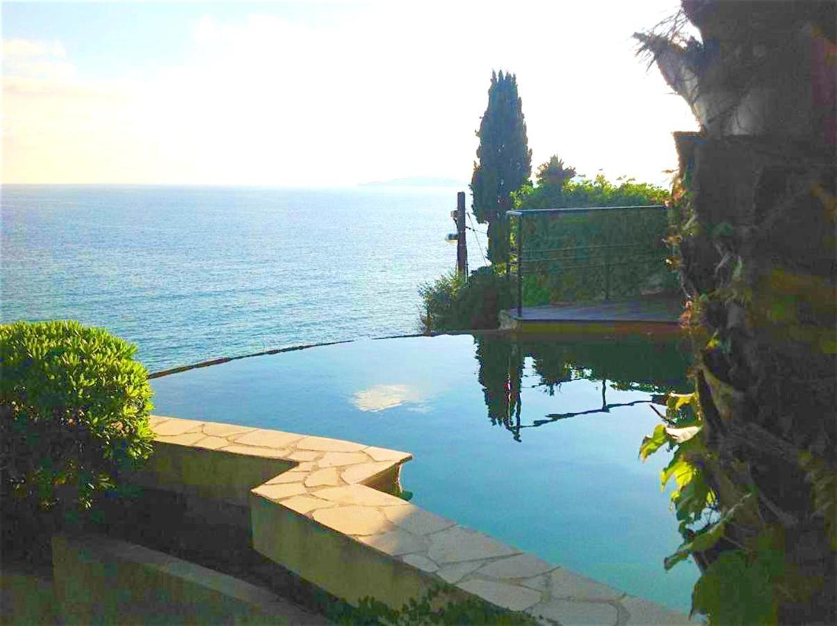 Villa Montee De La Rotonde *